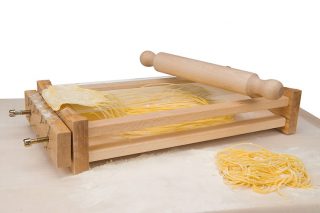 pasta-tools-eppicotispai-chitarra-pasta-cutter-with-roller-7x-01