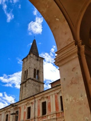 Il campanile della Abbazia Morronese